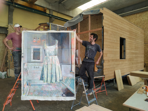 Tiny house et grandes peintures, une traversée de l'Usine Vivante